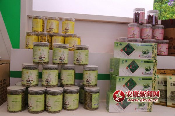 �hꎸ���ʳƷ&ldquo;����&rdquo;������ɞ鱊���ο͓�ُ��&ldquo;���c&rdquo;       ���� �z_meitu_17.jpg