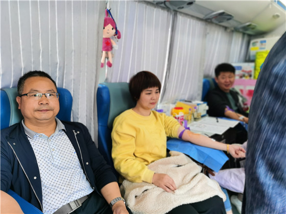 獻(xiàn)血傳真情，為黨旗添光彩 ——三元村春季無(wú)償獻(xiàn)血活動(dòng)側(cè)記