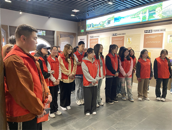 緬懷沈氏三賢 弘揚勤廉家風(fēng)|安康市中心血站聯(lián)合安康學(xué)院團(tuán)委開展愛國主義教育活動